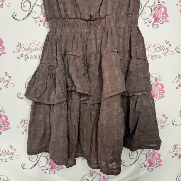 Rowie dress ruffle frill brown linen style lightweight keyhole button opening - Picture 4 of 9
